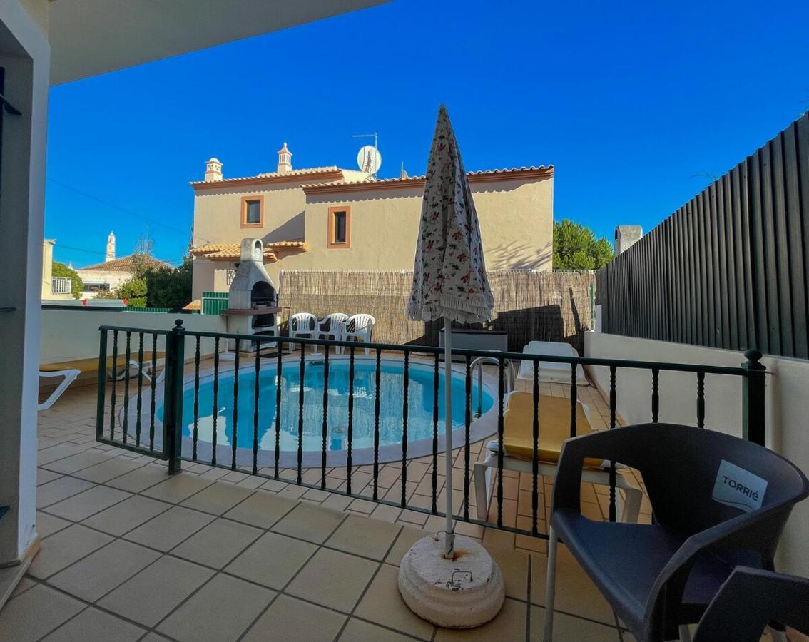 Moradia T3 Aguia Marina, Com Piscina E Bbq Villa Albufeira Bagian luar foto